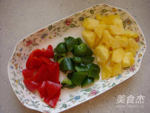 可以甩掉饭店几条街的美味菠萝古老肉的简单做法