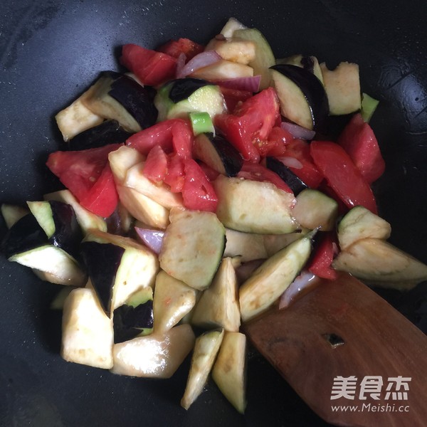 西红柿茄子煲仔饭怎么做