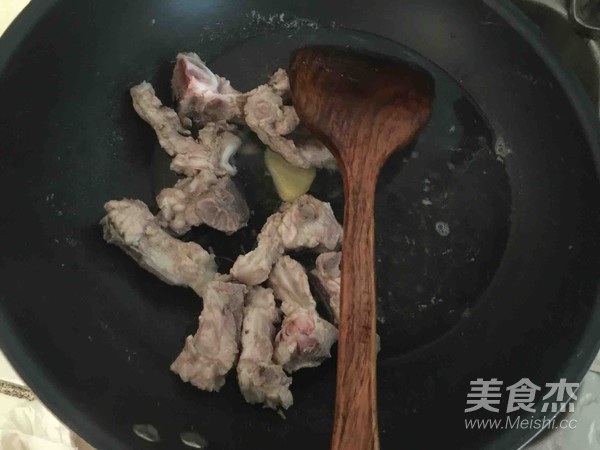 杜仲猪尾骨汤怎么炒