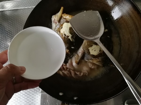 年年有余之鱼头豆腐汤怎么炖