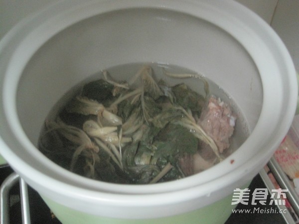 猪骨菜干汤怎么吃