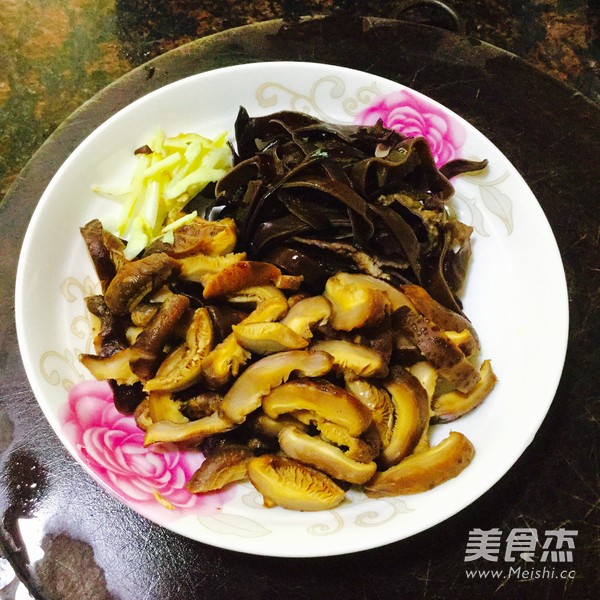 冬菇焖鸡怎么吃