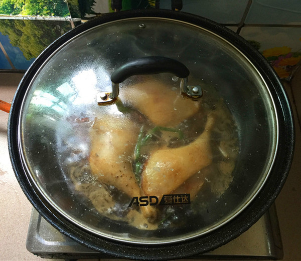 葱香豉油鸭腿怎样煸