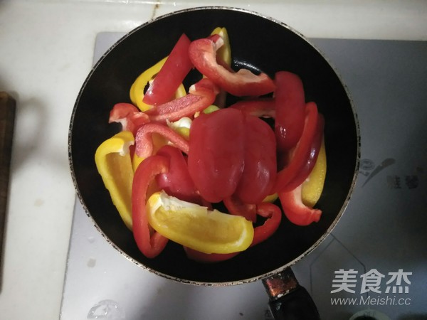 彩椒炒牛肉怎么炒