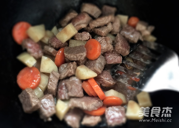 咖喱土豆炖牛肉怎么煮