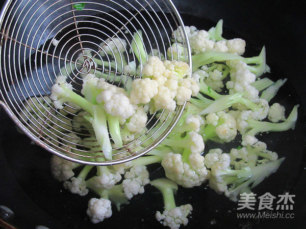 减肥菜——凉拌菜花木耳怎么吃