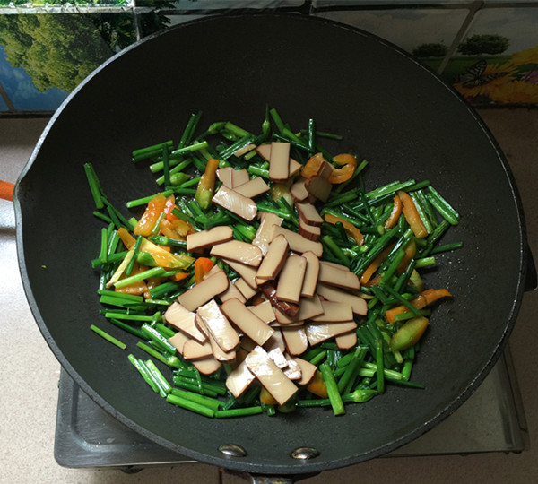 韭菜苔炒鸡蛋干怎么煮