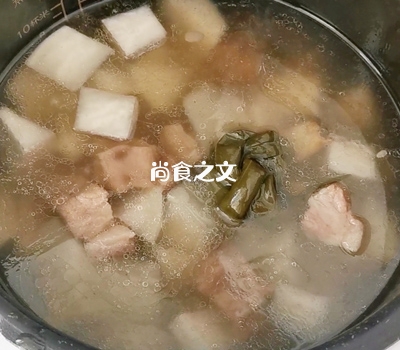 牛腩这样炖，才是真正的清汤牛腩哦～怎样煸