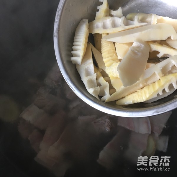 春天里的腌笃鲜怎么做