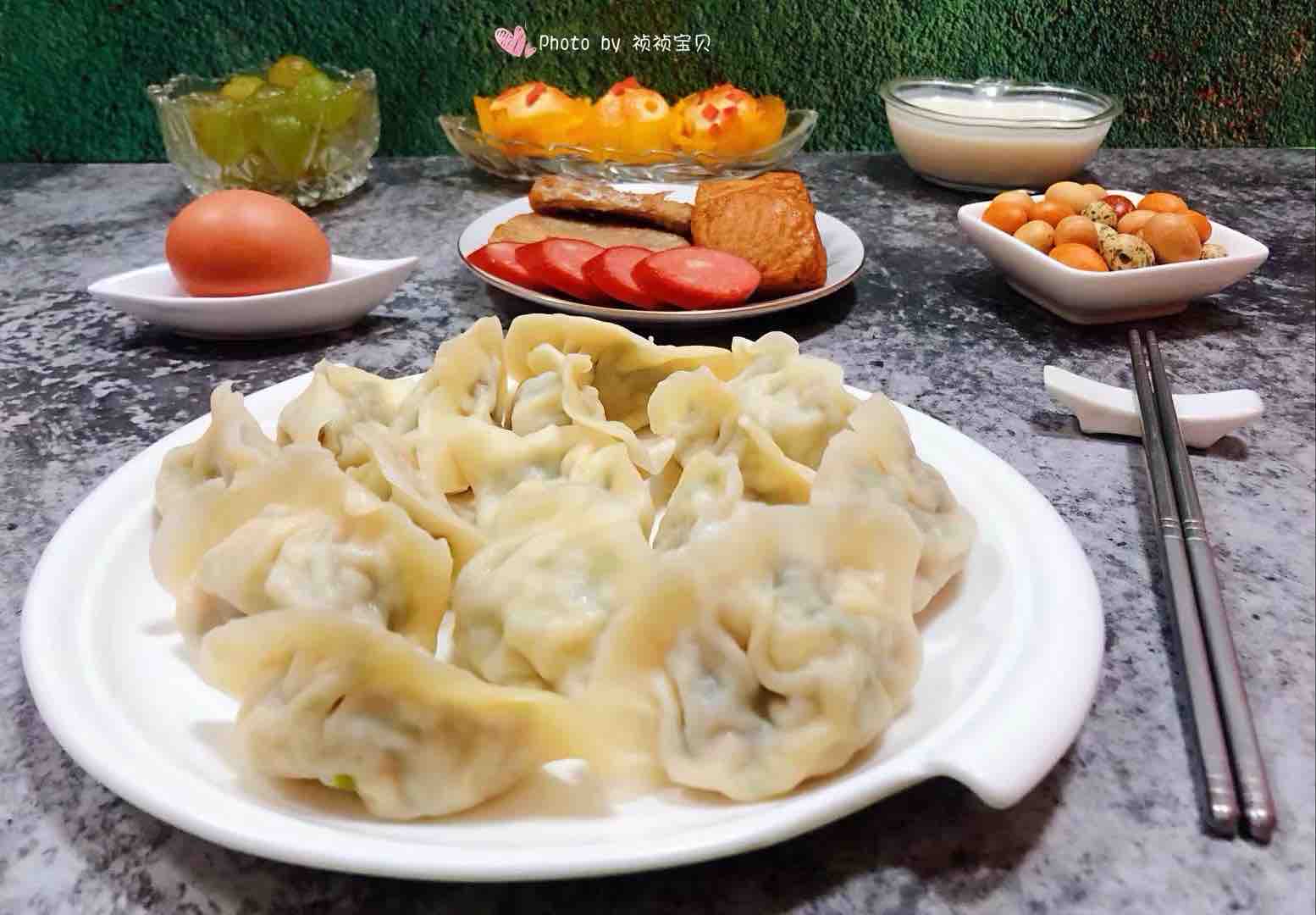 韭菜鱿鱼香菇鹅蛋水饺怎样炖