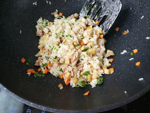 萝卜干鸡肉炒饭怎么煮