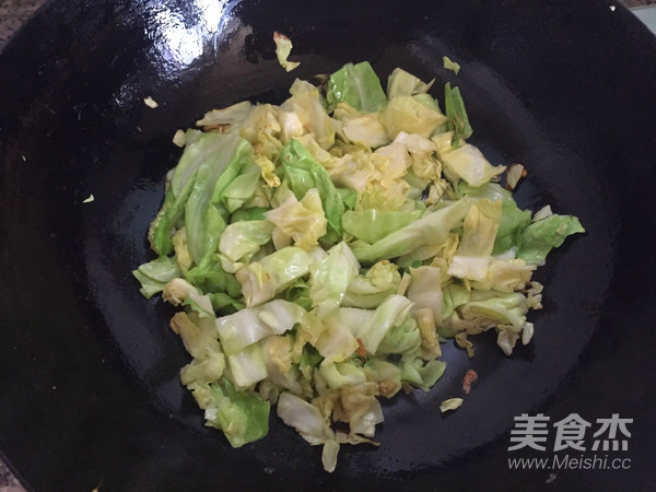 粉丝包菜炒鸡蛋怎么炖