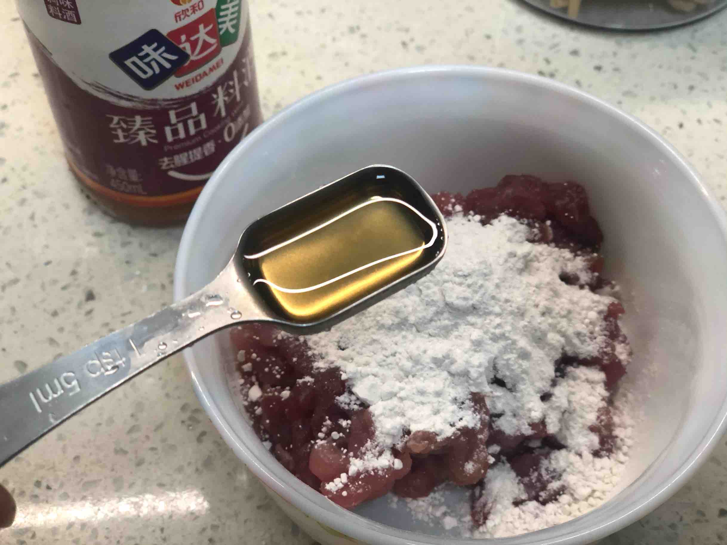 洋葱炒肉丝，洋葱是个宝，节后清肠多吃它，排脂降压不可少的家常做法