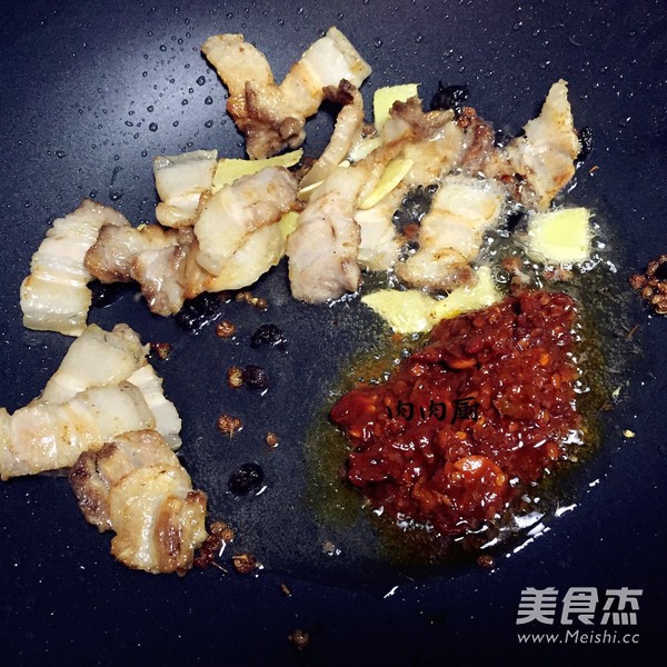 如何做正宗的四川回锅肉肉肉厨的简单做法