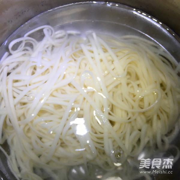 菠菜豆腐汤面怎样煸