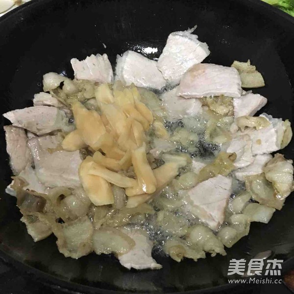 土豆莴笋回锅肉怎么煮