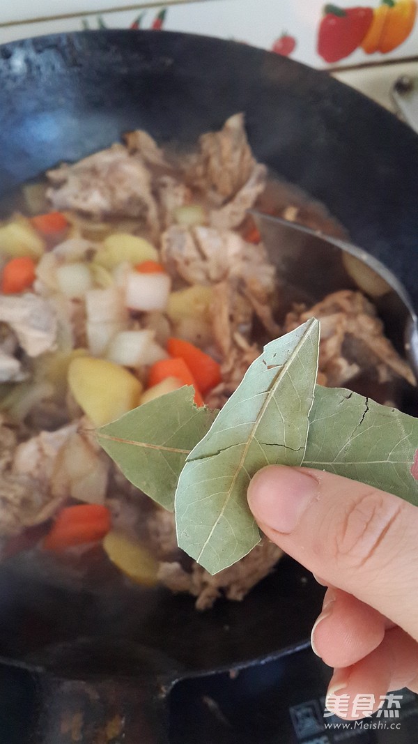 家常土豆炖鸡怎样煸