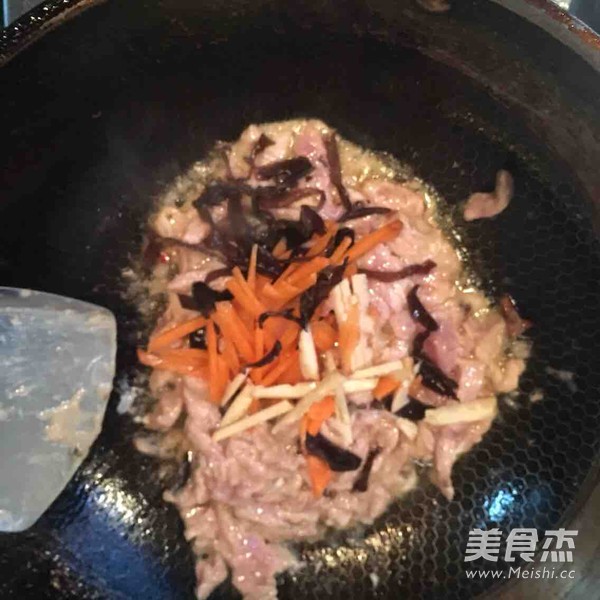 骚气十足鱼香肉丝怎么吃