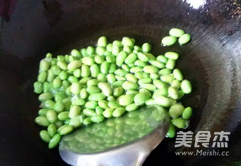 香辣毛豆鸡丁怎么吃