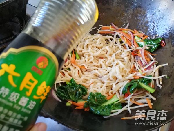 青菜肉丝炒面怎么炖