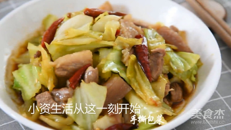 这样做的“手撕包菜”麻辣鲜香，超级下饭怎样做