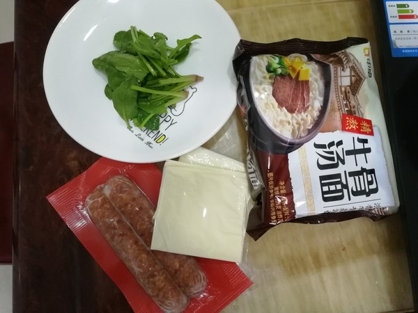 #中卓牛骨汤面#｜芝士肉肠炒面的做法大全