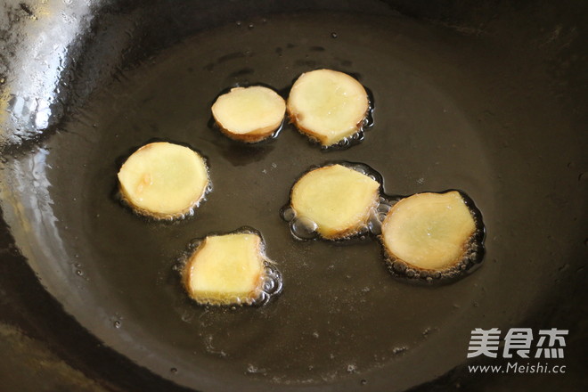 干锅螺蛳鸡怎样煸