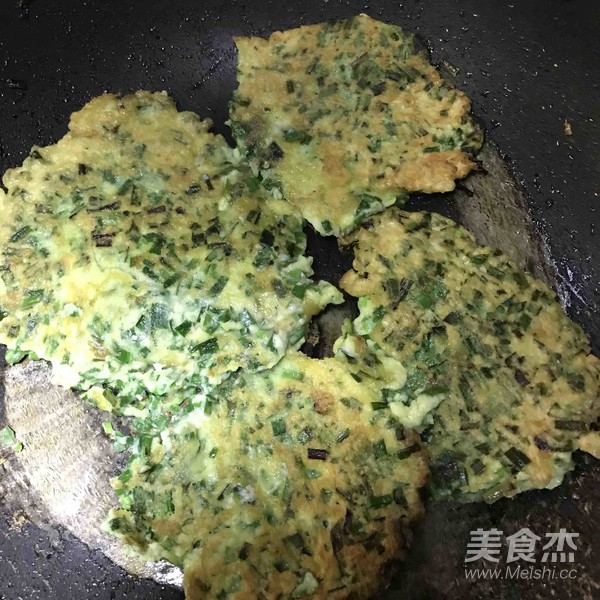 韭菜鸡蛋饼，记忆里妈妈的爱的简单做法