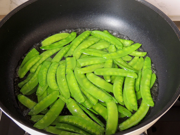 杏鲍菇炒荷兰豆的简单做法