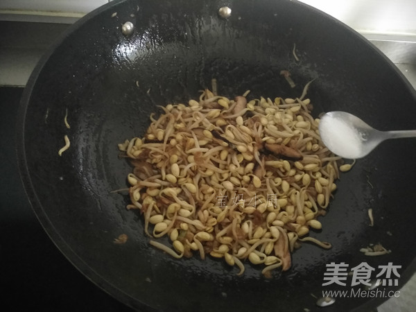 黄豆芽香炒香菇片怎么做