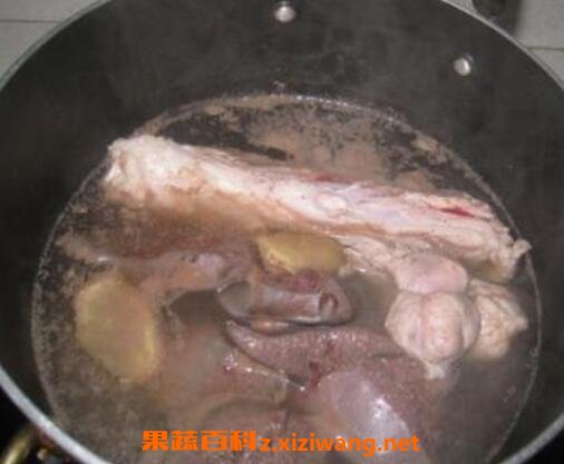 彭鱼腮瘦肉汤的功效及制作方法