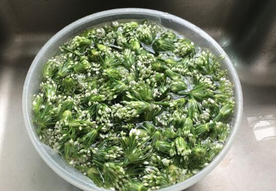 韭菜花酱怎么吃 韭菜花酱的食用方法窍门