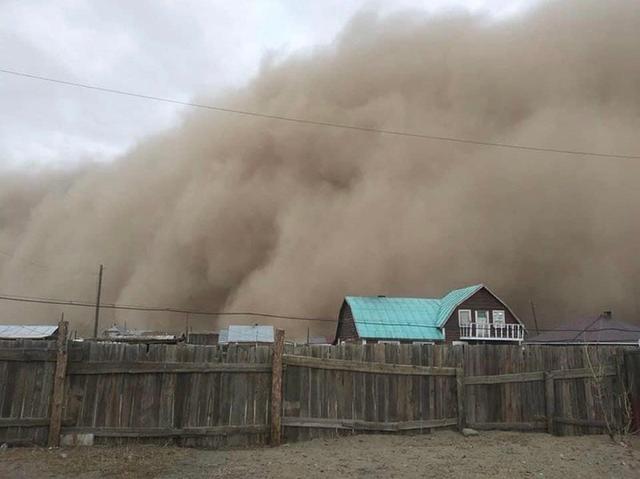 今天沙尘暴内蒙,蒙古国突发特大沙尘暴，9人死亡12人失踪，凌晨3点南下北京