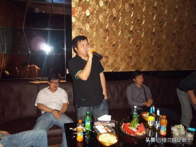 在Ktv怎么没有朋友喝白酒呢？