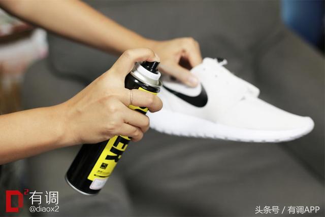 小白鞋怎么洗,脏了的小白鞋如何洗才能变白？