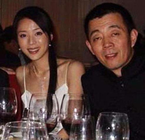 顾长卫的老婆,2009年，顾长卫“车震”被拍，曾3次致电卓伟：请不要把照片曝光