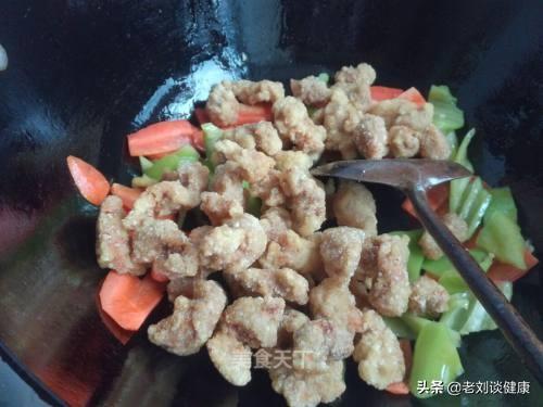 溜肉片,溜肉段为什么一挂汁就软？