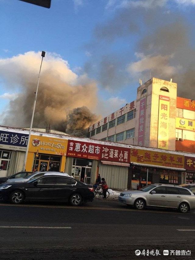 山东烟台最近火灾,吓毁了！烟台开往大连客轮午夜突发火情，船上乘客记录事发全程