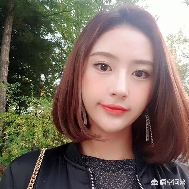 适合四十岁女人的发型,四十岁的女人适合什么发型？