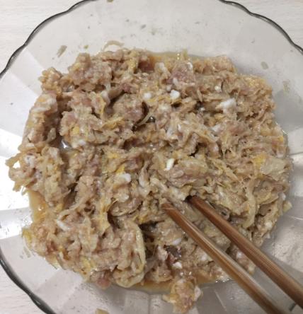 汆白肉酸菜的做法,东北酸菜的做法都有哪些？