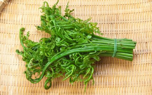 蒸野菜的做法,农村野菜扫帚苗有哪些吃法？