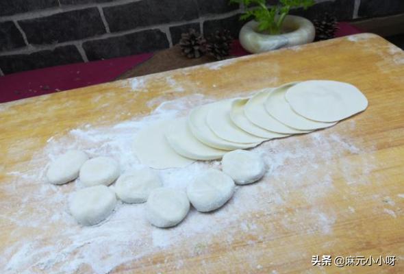 芹菜馅饺子,好吃的猪肉芹菜馅饺子怎么调馅？