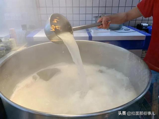 牛骨头怎么炖好吃又烂,牛骨头汤怎么样烀烂的快？