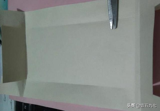 铅笔盒怎么做,怎样自己制作文具收纳盒？