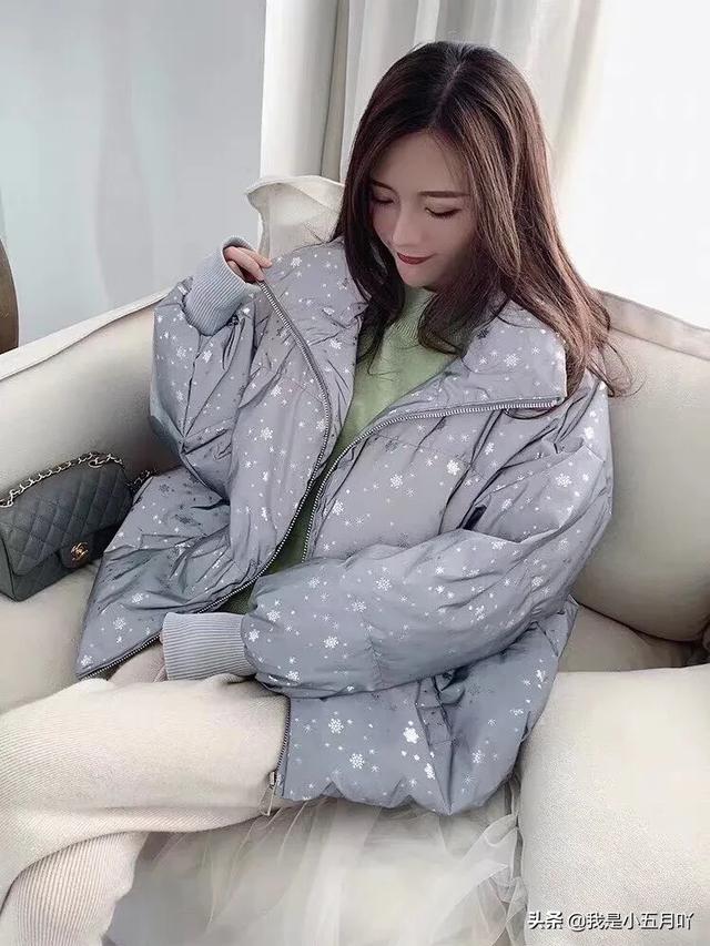 羽绒服自己在家怎么洗,自己在家怎么洗白色羽绒服？