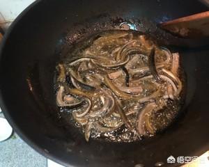 撒油啦啦是什么意思,响油鳝糊的制作方法是什么？