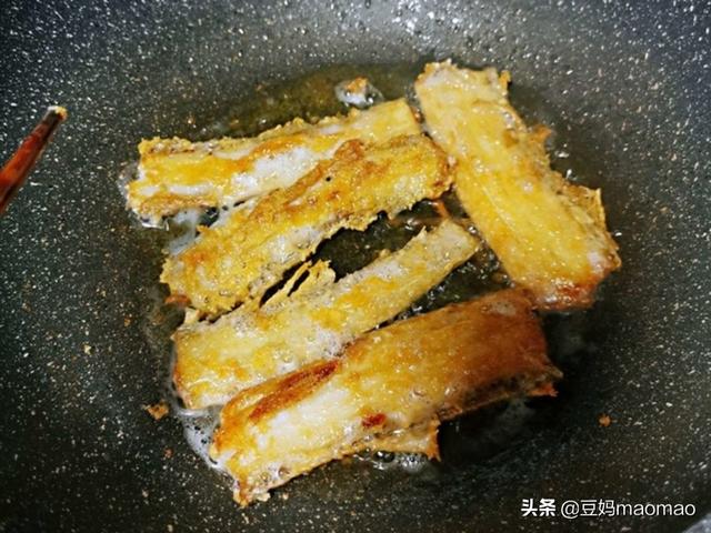 干带鱼怎么做好吃又简单,煎带鱼怎么做才能酥脆好吃？