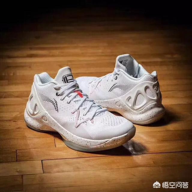 适合脚胖的人的鞋图片,脚宽的人适合穿什么凉鞋？