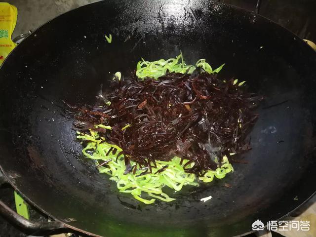 爆炒大头菜的家常做法,已腌制的大个菜头怎么炒？