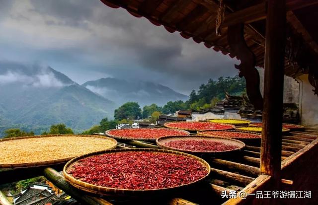 10月份去哪旅游好,十月底去哪里旅游景色最美？